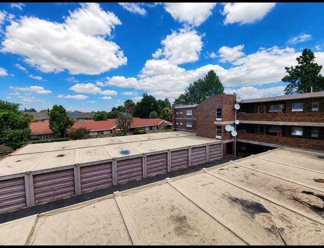 2 BEDROOM FLAT FOR SALE IN THREE RIVERS